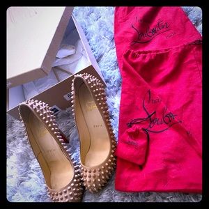 Christian Louboutin nude spike pumps sz 39